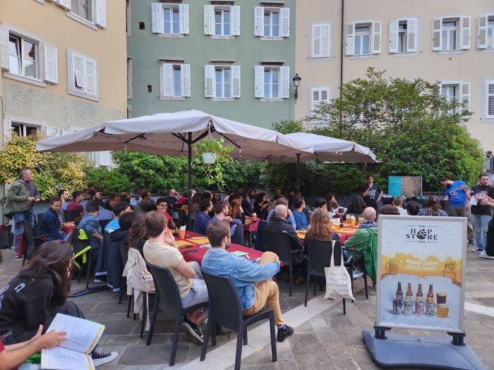 Scienza alla spina, dal 18 al 20 maggio torna Pint of Science nei pub di Trieste