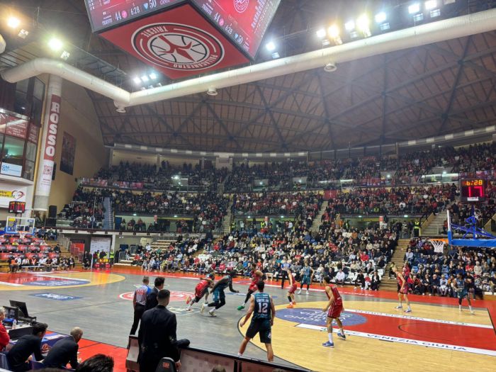 Pallacanestro Trieste espugna Brescia all’ultimo respiro: playoff subito infuocati