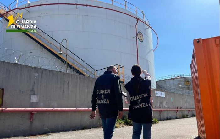 Trieste, maxi frode fiscale sui carburanti, confiscati beni per 2,5 milioni di euro: