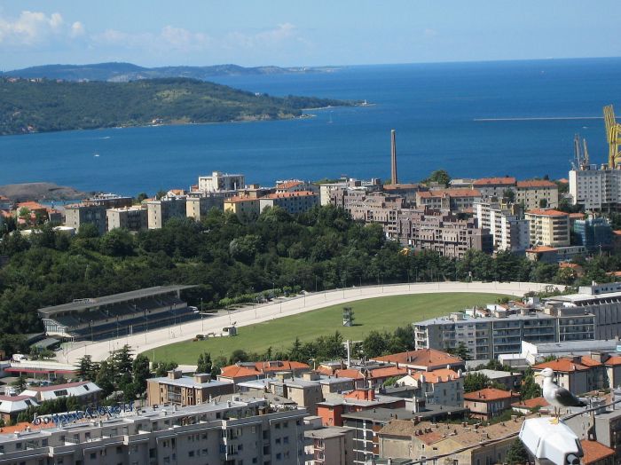 Nuova vita all'ippodromo. riapre il ristorante all'interno, campi di padel ed eventi 