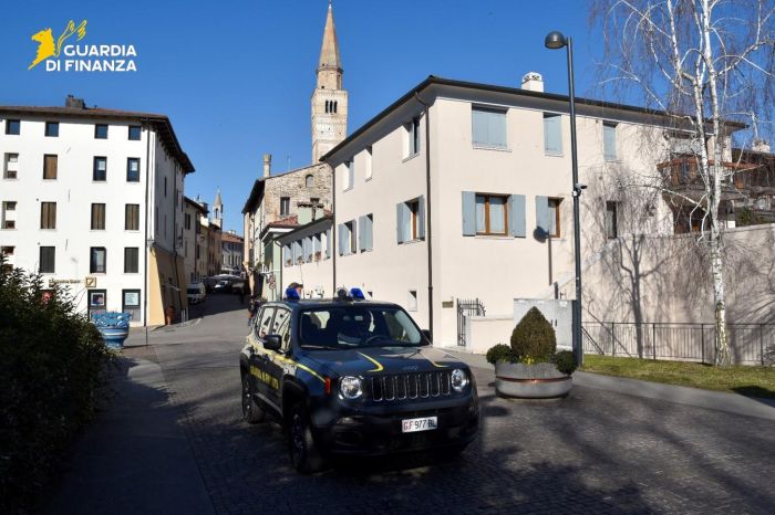 Frode sui contributi fotovoltaici: 5 aziende agricole del Friuli Occidentale scoperte dalla Finanza 