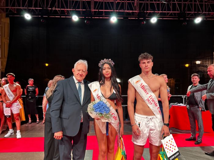 Piazza Verdi incorona i nuovi Miss&Mister Trieste Cafe 2025: trionfano Aisha Ros e Federico Furlan