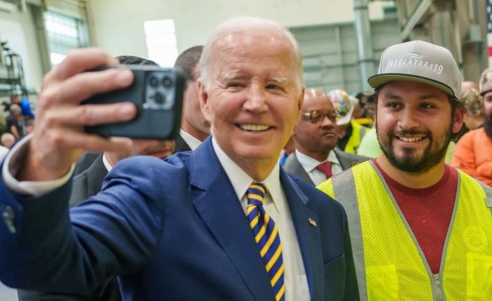 La moglie di Joe Biden positiva al Covid, lui no 
