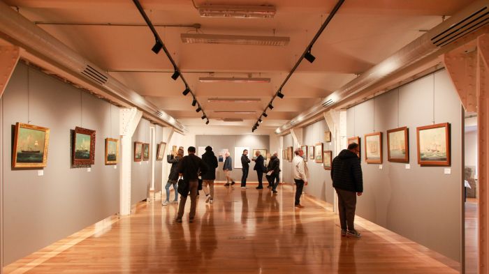 Inaugurata la mostra “Ship Portraits, opere raccolte da Carlo Sciarrelli” allestita al Magazzino 26 del Porto Vecchio