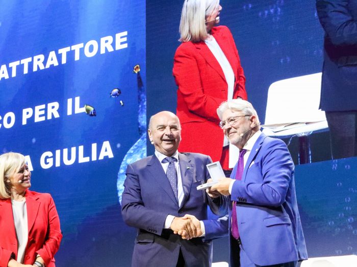 Il Sindaco Dipiazza ha consegnato il Sigillo Trecentesco al Presidente della Camera di Commercio Antonio Paoletti 