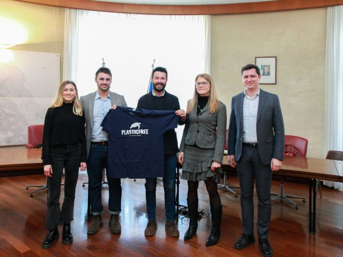 Protocollo d'intesa Comune - Plastic Free, più eventi di raccolta della plastica e dei rifiuti abbandonati  (VIDEO)