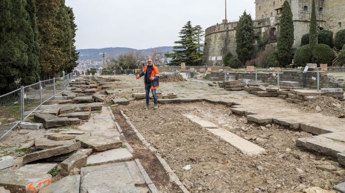 San Giusto sempre più bello, sostituiti 23 cipressi e brillante sistemazione del piano di calpestio