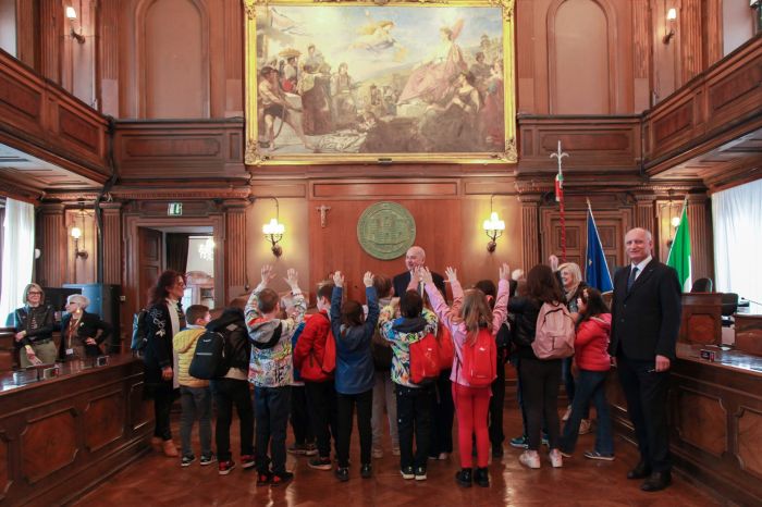 Sindaco e Presidente del Consiglio Comunale hanno ricevuto una classe della scuola “Foschiatti” 