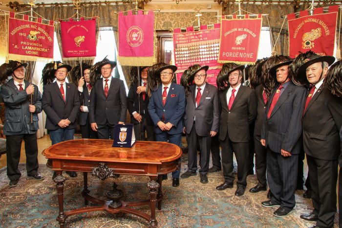 Delegazione della Presidenza Regionale dell'Associazione Bersaglieri in Comune, c'era anche Sterpin!!