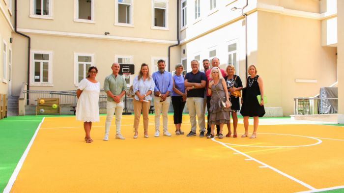 Completati i lavori di rifacimento del cortile interno della scuola ex Timeus-Slataper