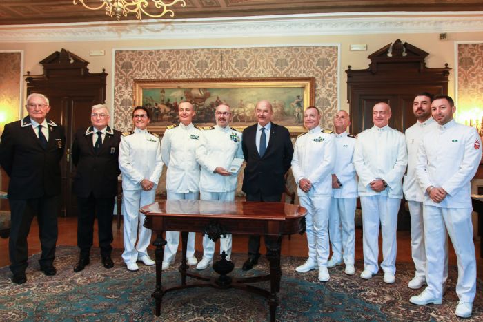 Il Sindaco ha conferito il Sigillo Trecentesco al Comandante della Capitaneria di Porto 