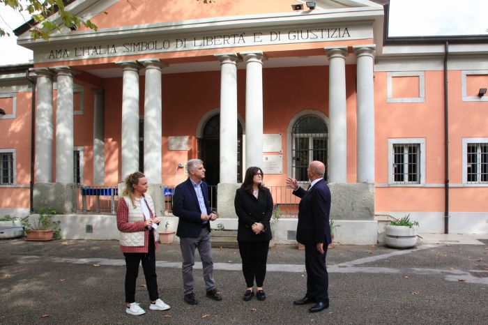 Ripristinata la scritta “Ama l'italia simbolo di libertà e di giustizia” al ricreatorio Padovan, presente l’On. Matteoni