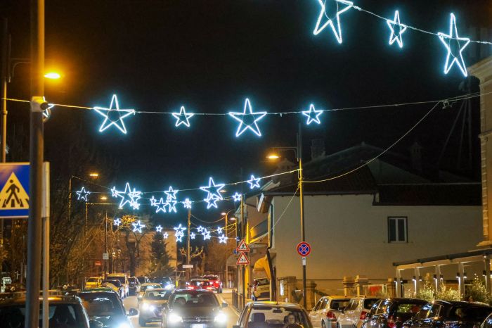 Questo pomeriggio con Serena Tonel si è svolta la cerimonia di accensione delle luminarie di Opicina