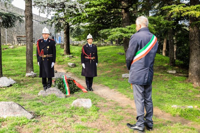 80° anniversario della morte di Eugenio Curiel, corona d'alloro a a San Giusto