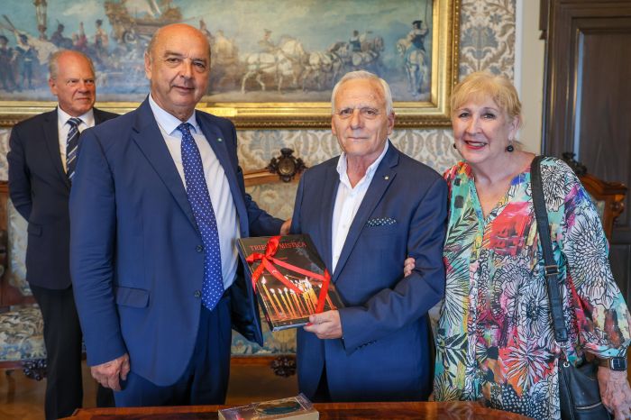 Felice Montrone insignito della medaglia dell'ordine dell'Australia