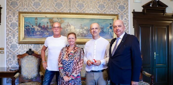 Dipiazza premia Luciano Piselli,  ha soccorso un calciatore 17enne in arresto cardiaco (VIDEO)