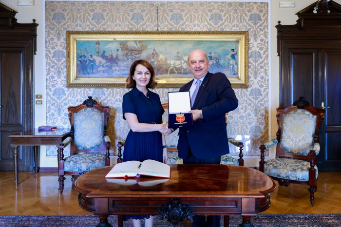 Trieste accoglie l’Ambasciatrice del Kosovo: incontro ufficiale tra Nita Shala e il sindaco Dipiazza