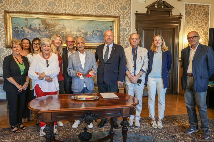 Il Sindaco ha conferito un riconoscimento ad Alfredo Cannataro, già Consigliere Comunale