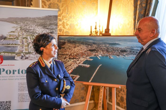 La nuova Direttrice della Scuola allievi agenti Giovanna Lori ricevuta dal Sindaco Dipiazza