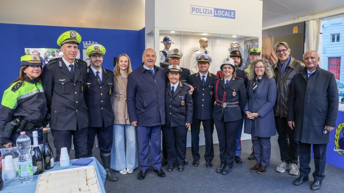 Barcolana, stand del Comune in piazza Unità: Polizia Locale e Innovazione digitale protagoniste