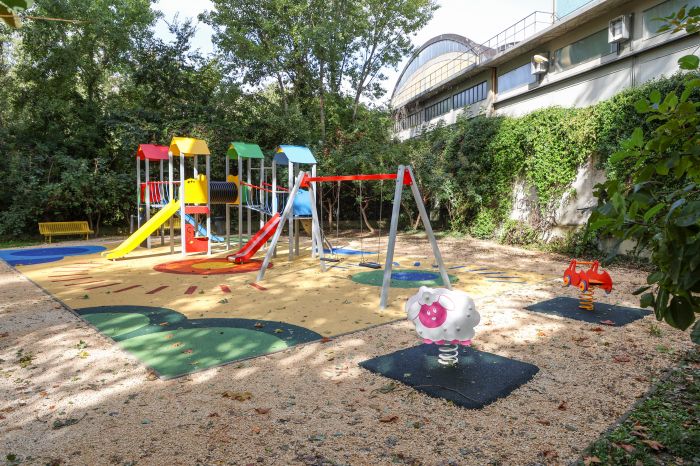 Nuova vita al Giardino Antollovich: inaugurata l’area giochi completamente rinnovata a Valmaura