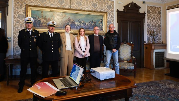 Trieste accoglie la Fiamma Olimpica, percorso da 8,5 km, 42 tedofori e braciere acceso in piazza Unità