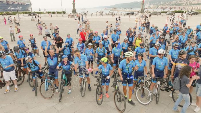 Approdata in Piazza Unità la quarta edizione della pedalata benefica "diabete a ruota libera"