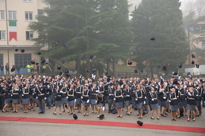 Giuramento della Polizia: 446 hanno giurato a Trieste promettono fedeltà all Repubblica (FOTO)