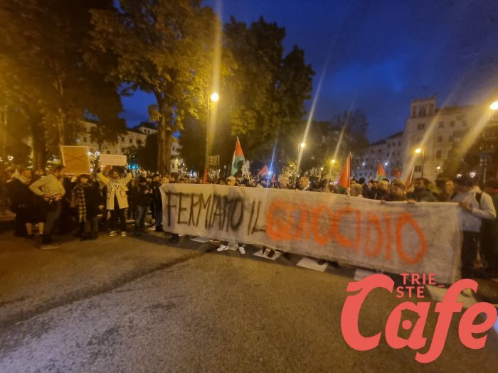 Sabato pomeriggio corteo settimanale in centro a Trieste PRO-PALESTINA
