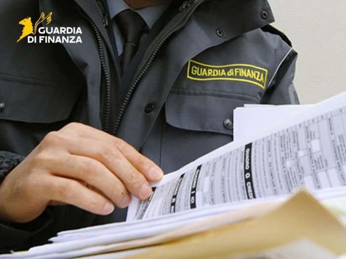 Smantellata rete di falsi broker: truffati oltre 200 investitori, sottratti quasi 3 milioni di euro