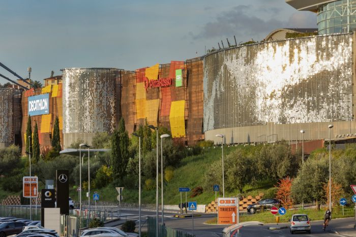 Montedoro Shopping Center si trasforma: arte, ascolto e memoria per dire no alla violenza