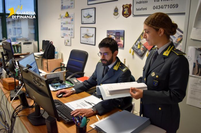Fvg, svuotavano l’azienda mentre accumulavano debiti: la Finanza smaschera la società di fatto