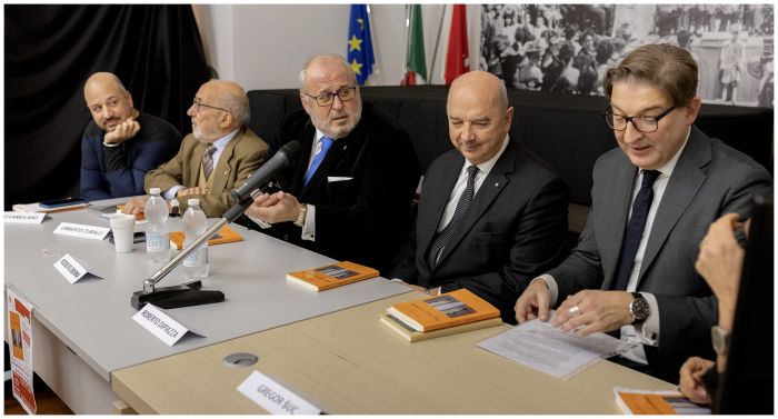 Presentato alla presenza del sindaco il libro “Tra due fiamme” di Umberto Zuballi ex Presidente Tar