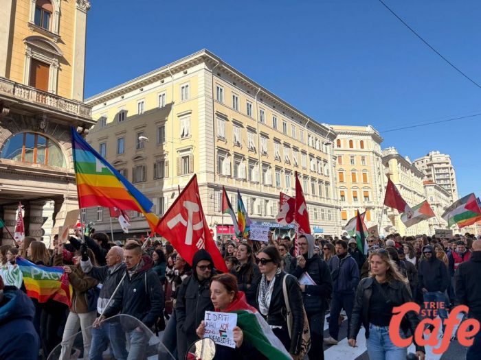 Sciopero generale, Trieste si ferma: migliaia in corteo, centinaia al Varco 4 (FOTO - VIDEO)
