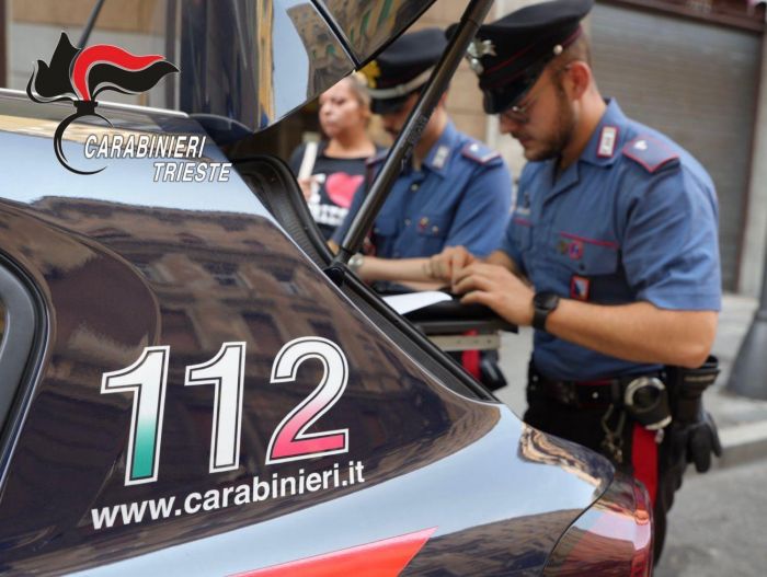 Scontro tra scooter in piazza Perugino: uno fugge con mezzo rubato, fermato dai Carabinieri 