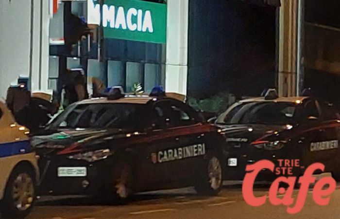 Triestina perde 1200 euro al centro commerciale: “Restituitemi i soldi, è la nostra paga”