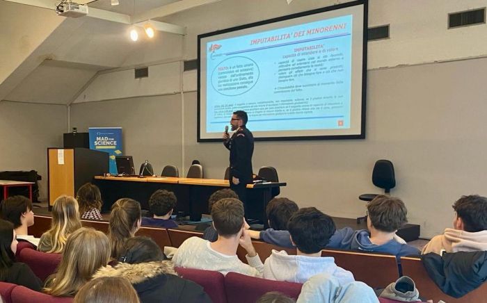 Trieste, cultura della legalità nelle scuole: Carabinieri incontrano 100 studenti del Galilei