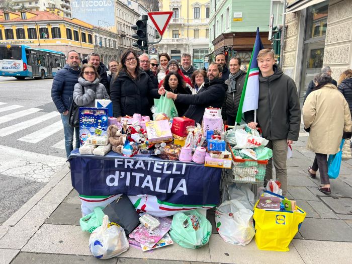 San Nicolò solidale, Fratelli d’Italia in piazza Goldoni per le famiglie italiane in difficoltà