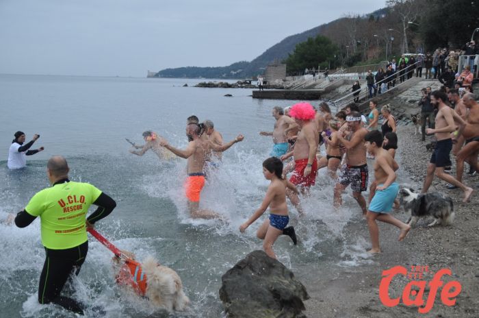 Befana "triste" a Trieste, annullato il tradizionale "Clanfin della Befana" di NIMDVM causa maltempo