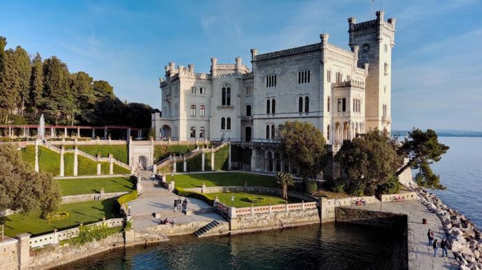 Torna domenica 3 settembre la #domenicalmuseo, Castello di Miramare ad ingresso gratuito 