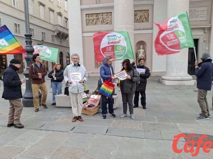 Verdi e Sinistra Italiana in piazza della Borsa: “Altro che kit UE, servono pace e accoglienza”