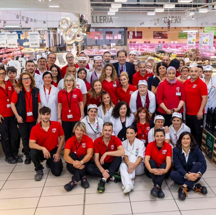 “Giornata eliminazione violenza contro le donne”, sabato un minuto di silenzio nei Coop