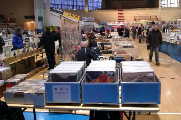 Domenica 26 novembre torna al PalaChiarbola la Mostra mercato del Disco, CD & DVD usato e da collezione 