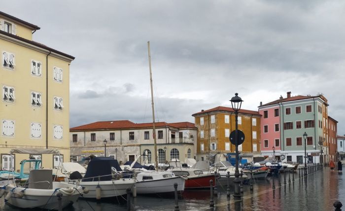 Muggia non perdona i ciclisti indisciplinati: stangata di multe per chi va contromano