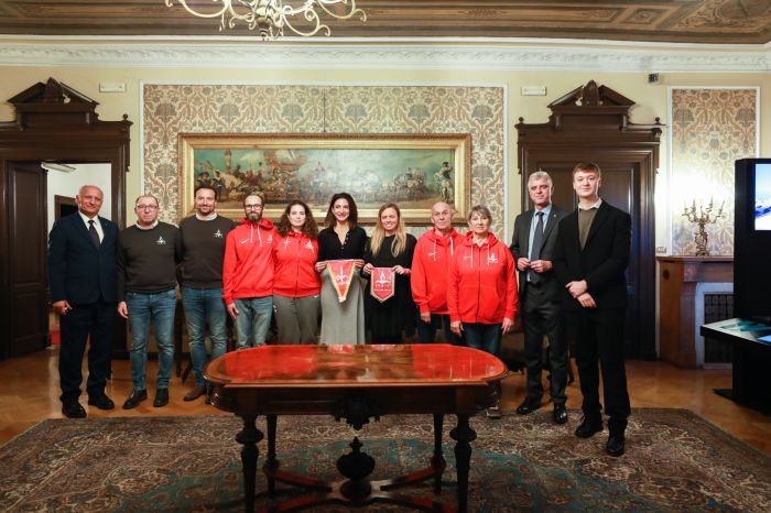 Il Comune di Trieste celebra la squadra femminile di tuffi della Triestina Nuoto