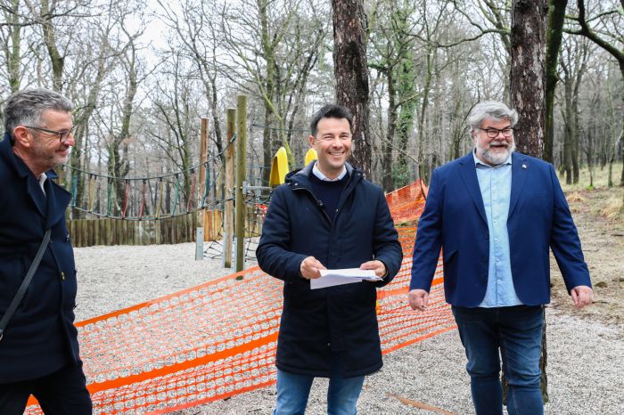 Parco giochi rinnovato al Bosco Farneto: concluso il terzo lotto, focus su sicurezza e natura