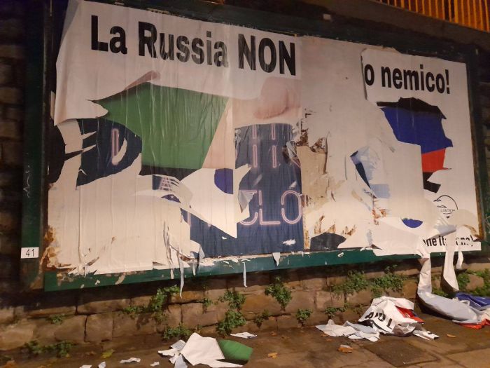 "La Russia NON è il mio nemico": a Trieste manifesti strappati e polemiche infuocate