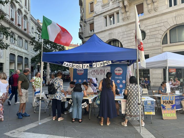 Sabato in piazza della Borsa il “FIRMA, DEI!”, gran finale per le campagne di raccolta firme referendarie! 
