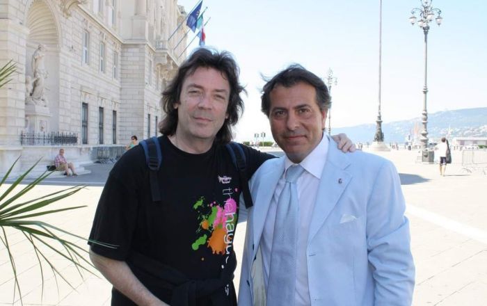 Maurizio Bucci celebra Steve Hackett: un omaggio speciale per i 75 anni della leggenda del prog
