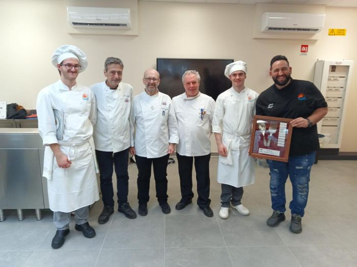 Il giovane cuoco triestino Samuel Cossutta vince il Trofeo per Allievi “Mady Fast” 2025! 